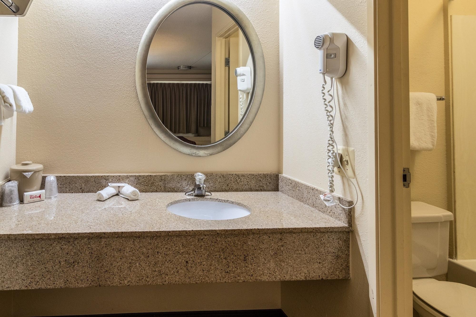 Red Roof Inn Detroit Metro Airport - Белльвилль Экстерьер фото