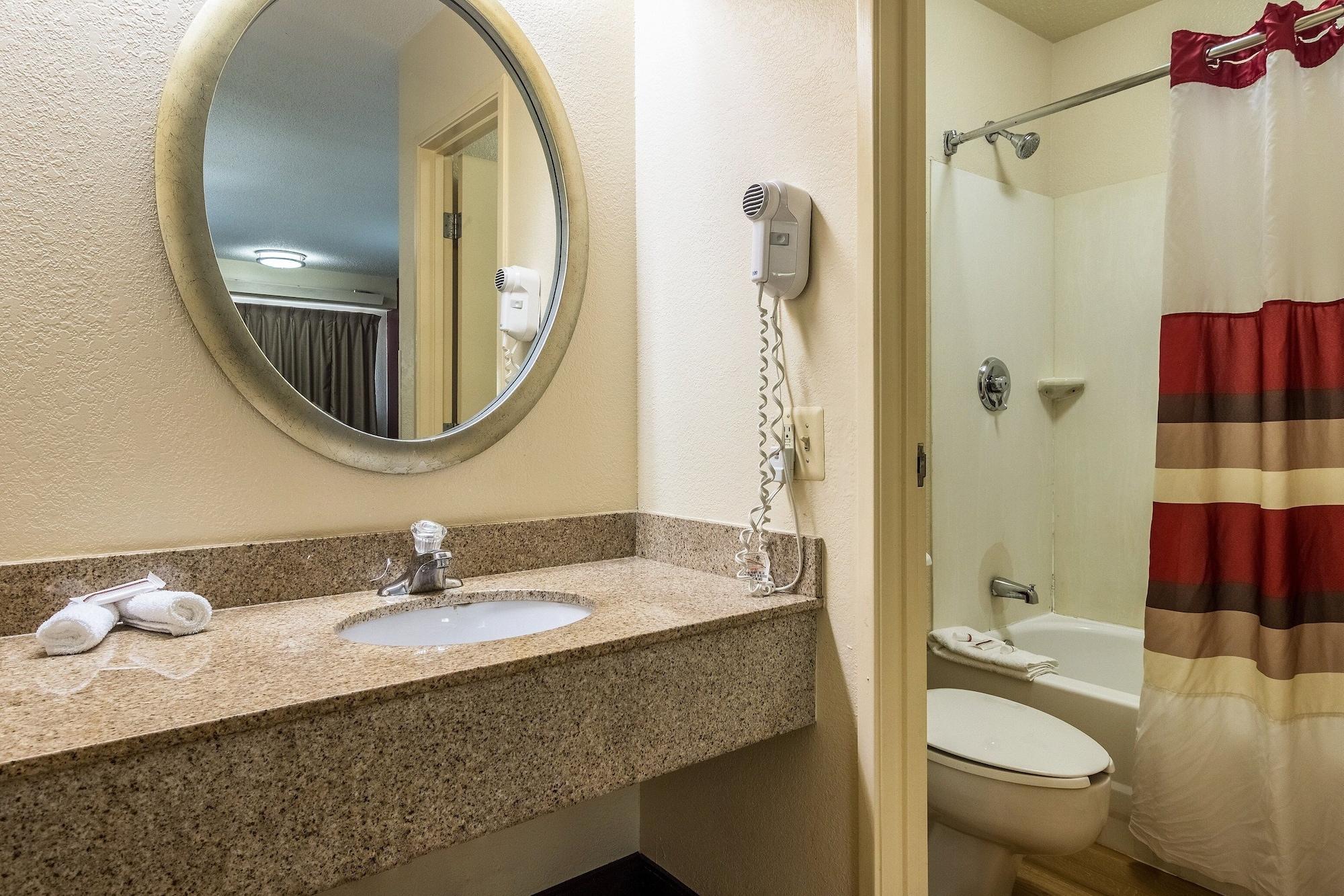 Red Roof Inn Detroit Metro Airport - Белльвилль Экстерьер фото