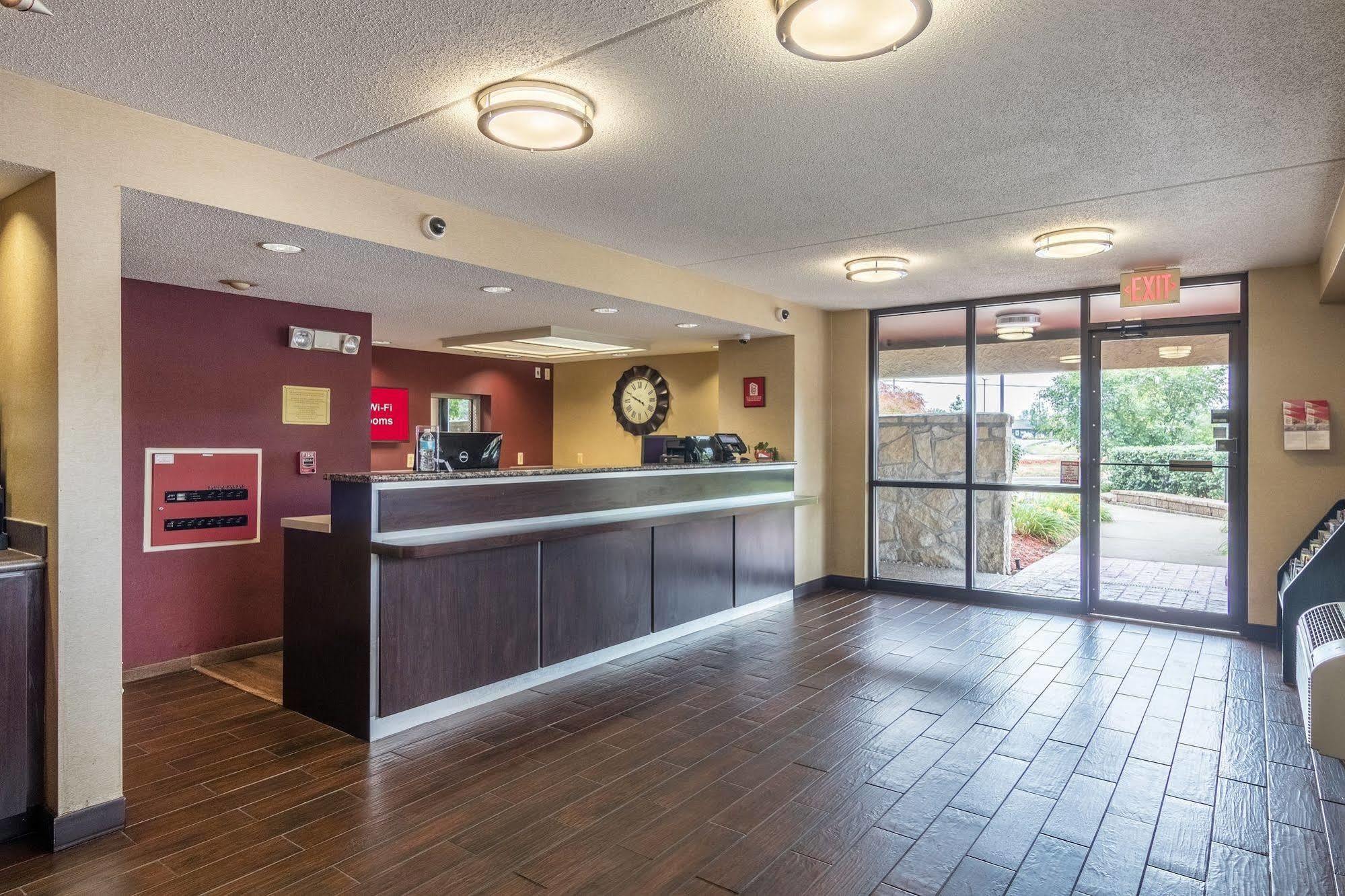 Red Roof Inn Detroit Metro Airport - Белльвилль Экстерьер фото