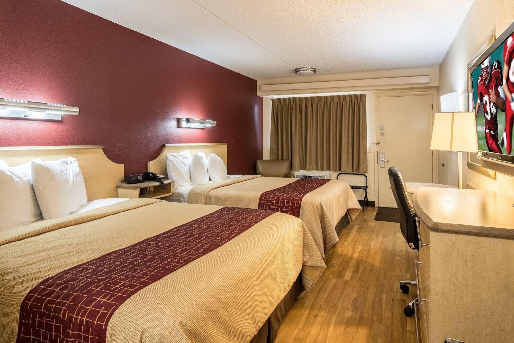 Red Roof Inn Detroit Metro Airport - Белльвилль Экстерьер фото