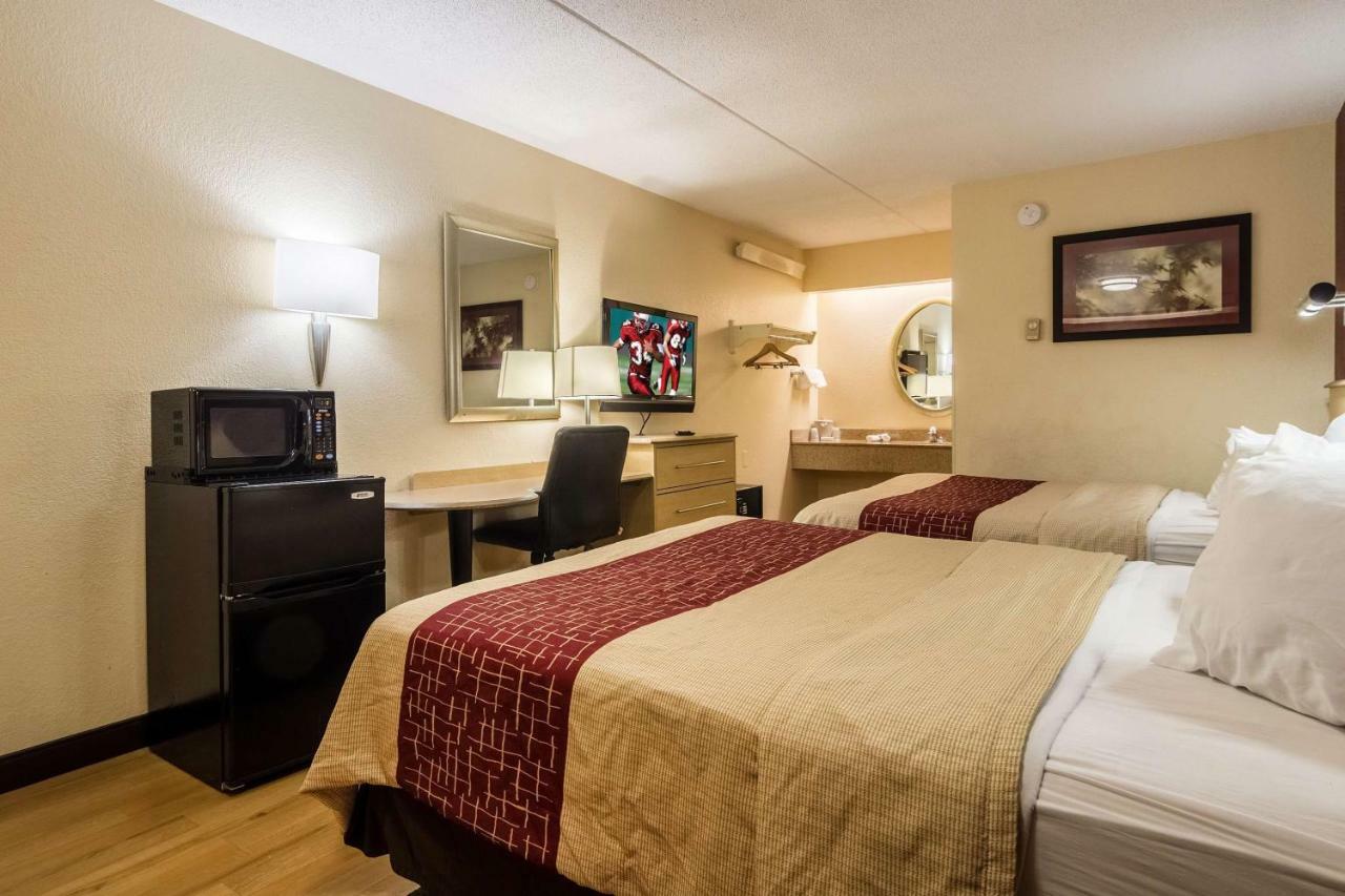Red Roof Inn Detroit Metro Airport - Белльвилль Экстерьер фото